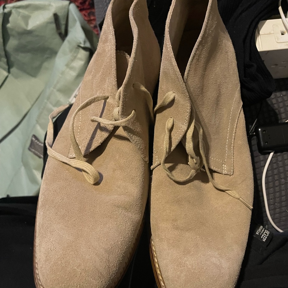 Stacy Adams Men's Beige Suede Chukka Boots